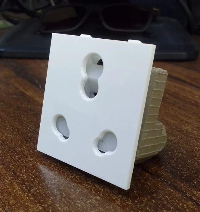 પોર્સેલેઇન સાથે 16 AMP ટ્વીન સોકેટ