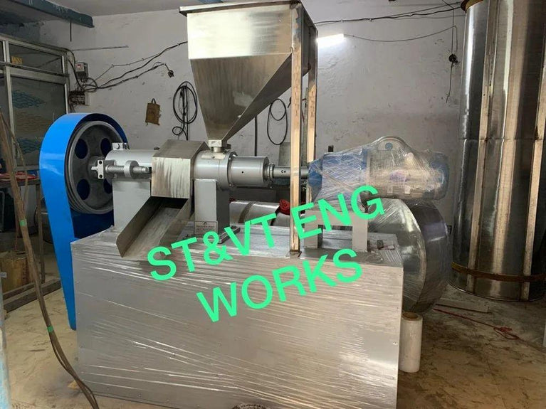 100 કિગ્રા/ કલાક સેમી ઓટોમેટિક કોર્ન પફ સ્નેક્સ પ્રોસેસિંગ લાઇન