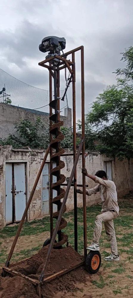 10 ફૂટ ઊંડાઈ 10 ઇંચ અને 12 ઇંચ દિયા 224 સીસી અર્થ ઓગર