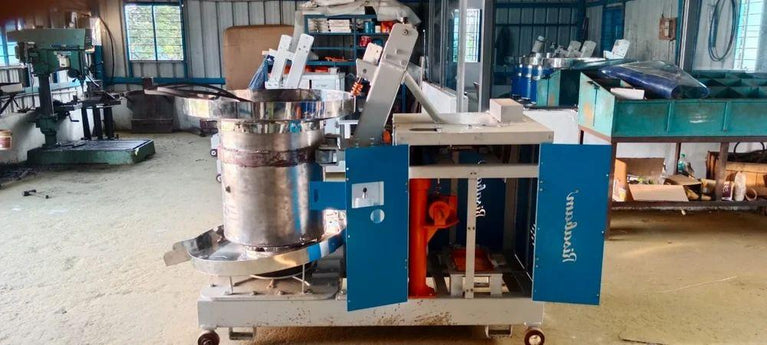 12 કિલો લાકડાનું કોલ્ડ ઓઈલ પ્રેસ મશીન