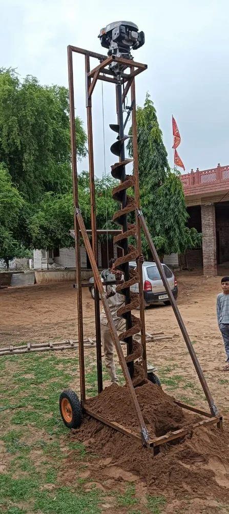 15 ફૂટ ઊંડાઈ 12 ઈંચ દૈયા 224 સીસી અર્થ ઓગર મશીન