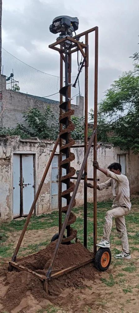 15 ફૂટ ઊંડાઈ 12 ઈંચ દૈયા 224 સીસી અર્થ ઓગર મશીન