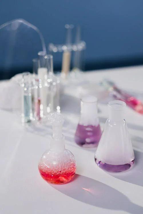 2r-5s -2-trichloromethyl-3-oxa-1-azabicyclo-3-3-0-octan-4-one