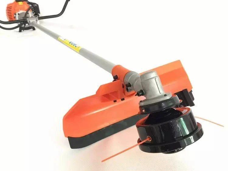 4 स्ट्रोक ब्रश कटर