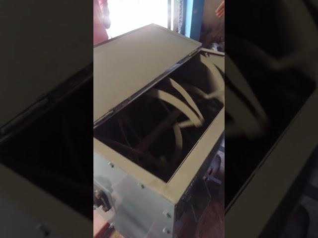 સ્ટેનલેસ સ્ટીલ મિશ્રણ બ્લેન્ડર