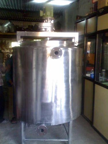 सोन पापड़ी बेसन कूलिंग टैंक
