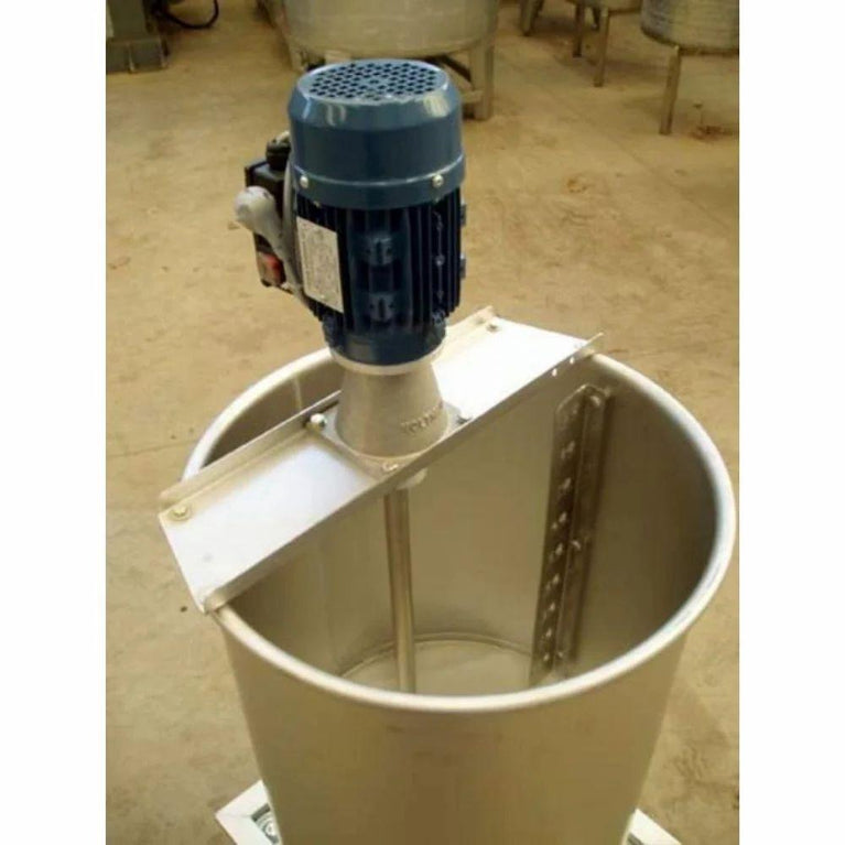 Mixing Tank With Agitator