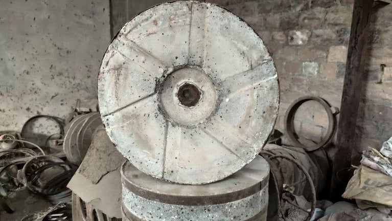 18 inch Bolt Type Red Stone