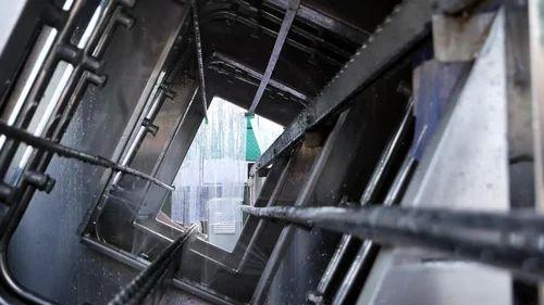 Crate Washer