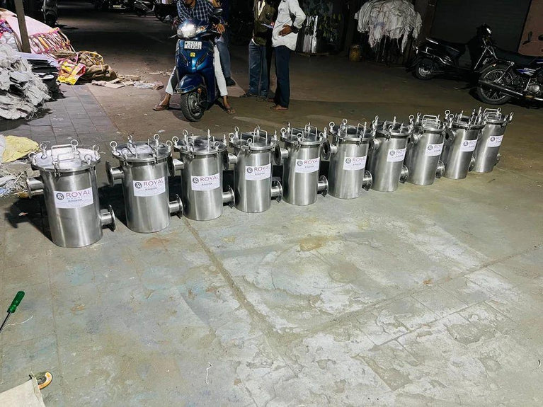 Liquid Line Magnetic Trap