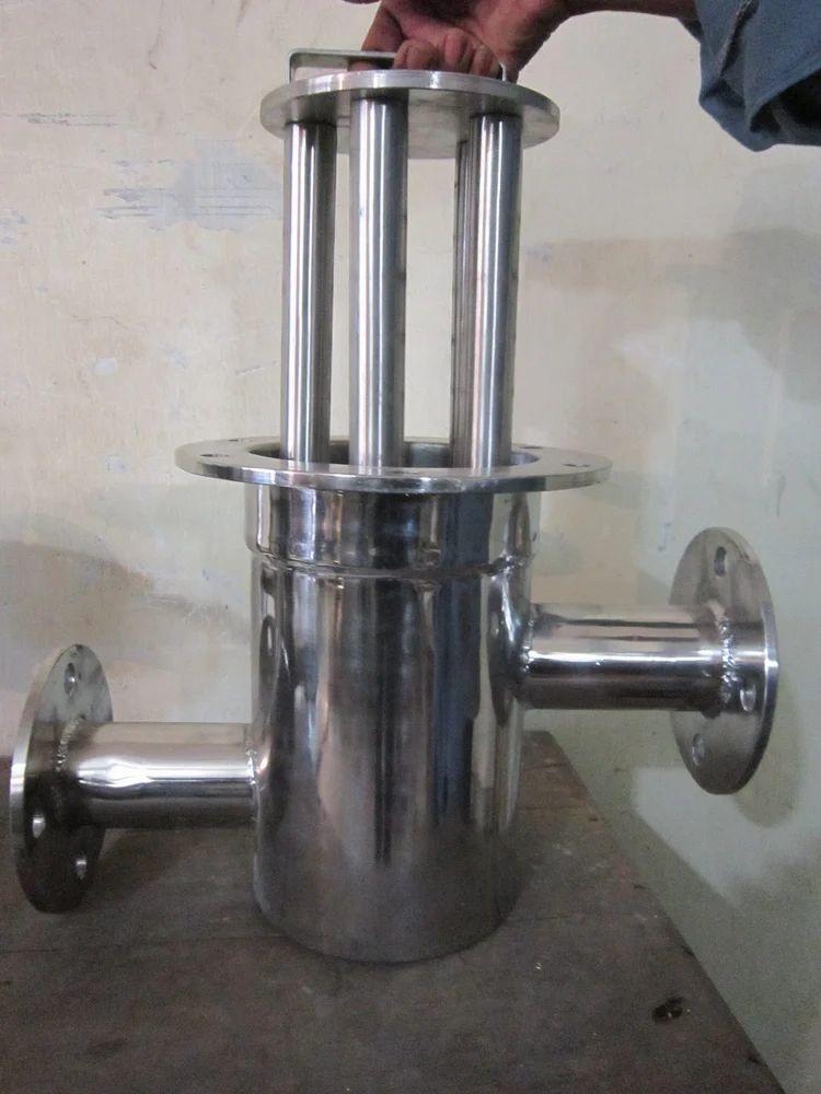 Magnetic Liquid Trap