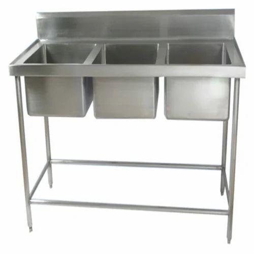 SS Three Sink Wash Unit