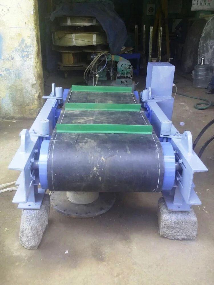 Self Cleaning Overband Magnetic Separator