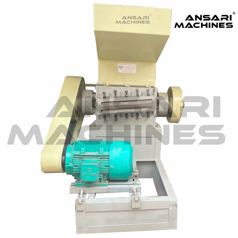 Semi Automatic PET Bottle Grinding Machine