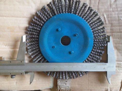 Stringer Knotted Wheel Brush