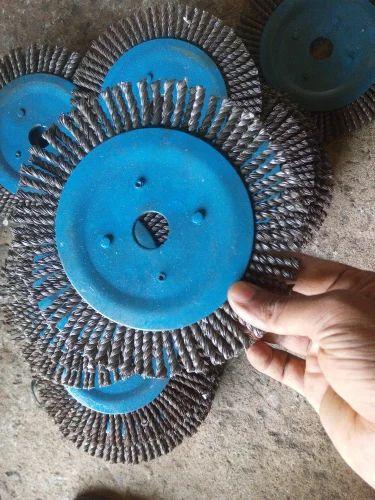Stringer Knotted Wheel Brush