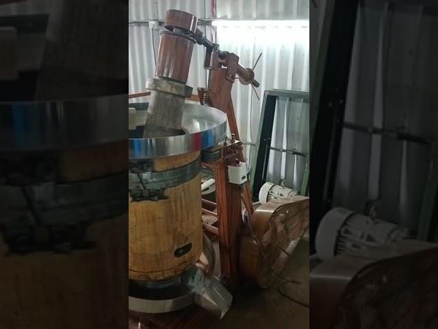 Wooden Marachekku Oil Extraction Machine