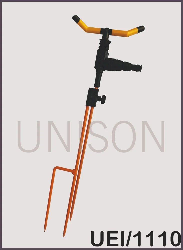 Spike Sprinkler With 2 Arms Head