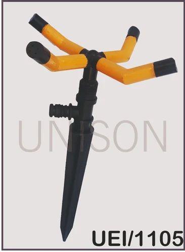 Spike Sprinkler With 4 Arms Head
