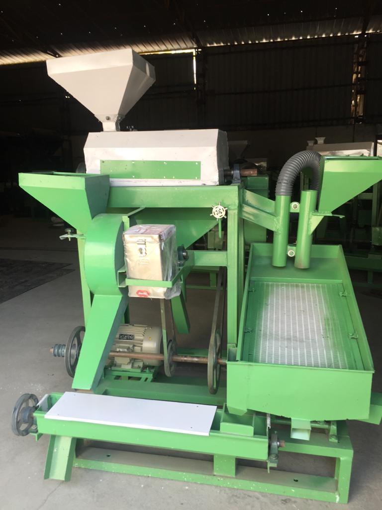 "Mini Dal Machine: Efficient Processing for Various Grains"